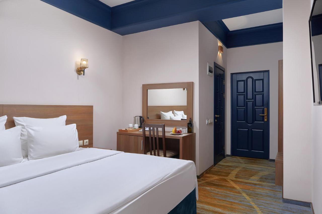 Garuda Boutique Hotel Sukhumi Bagian luar foto