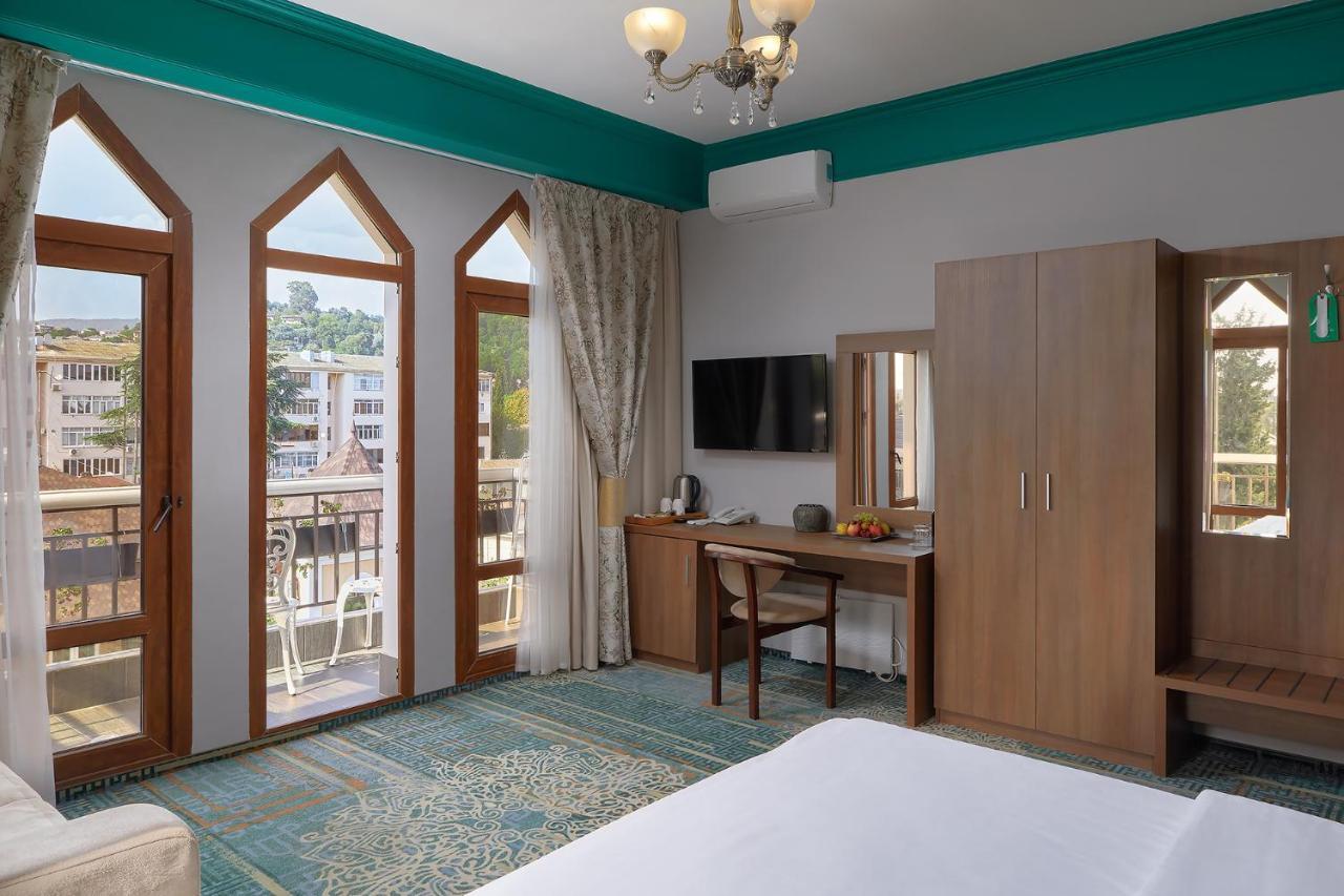 Garuda Boutique Hotel Sukhumi Bagian luar foto