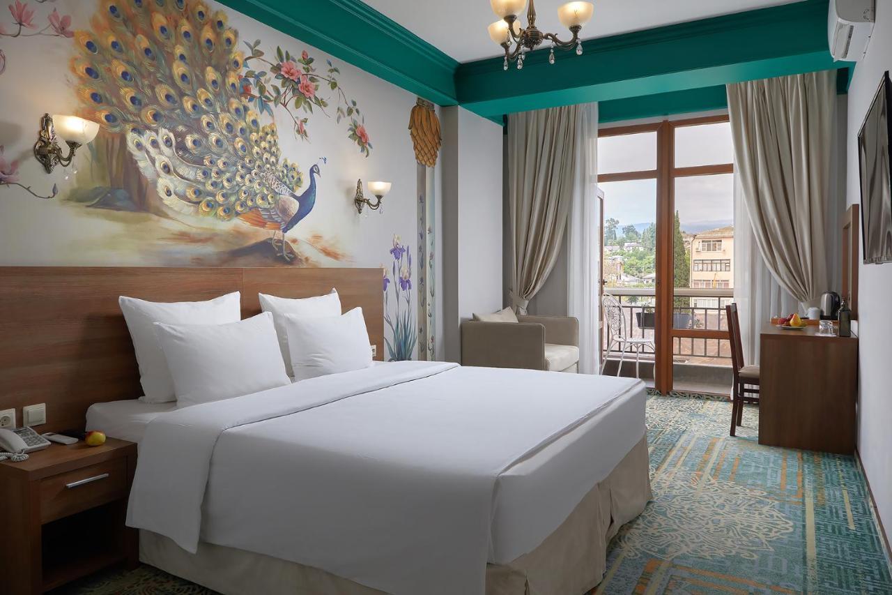 Garuda Boutique Hotel Sukhumi Bagian luar foto