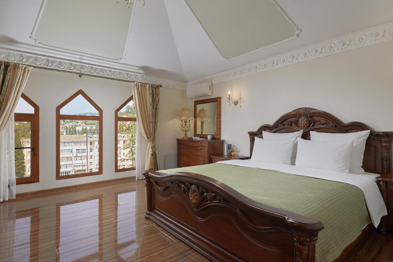 Garuda Boutique Hotel Sukhumi Bagian luar foto