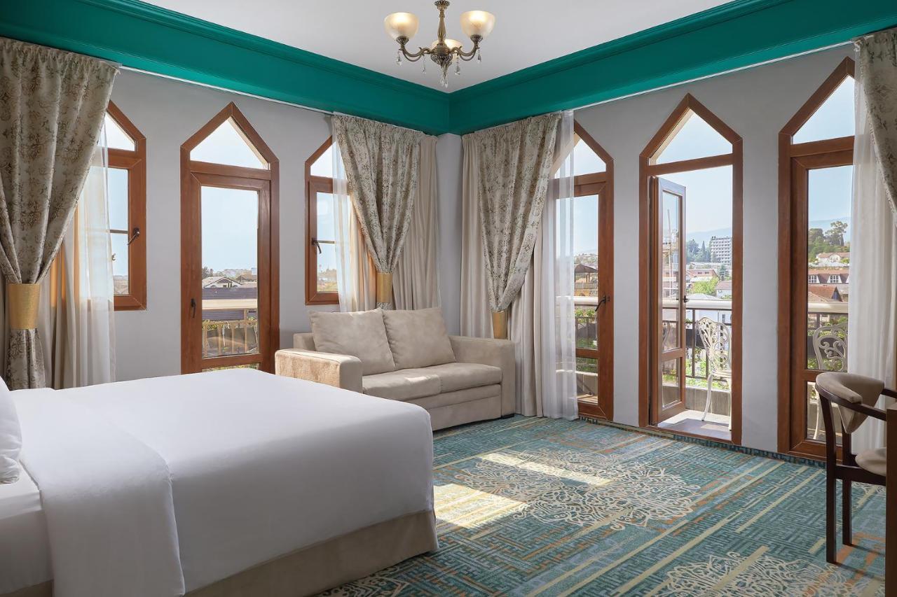 Garuda Boutique Hotel Sukhumi Bagian luar foto