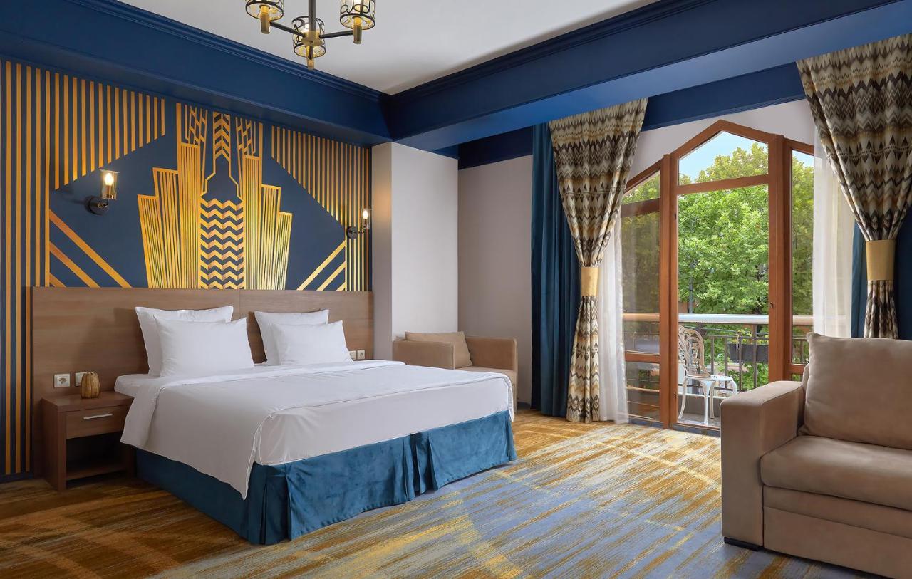 Garuda Boutique Hotel Sukhumi Bagian luar foto
